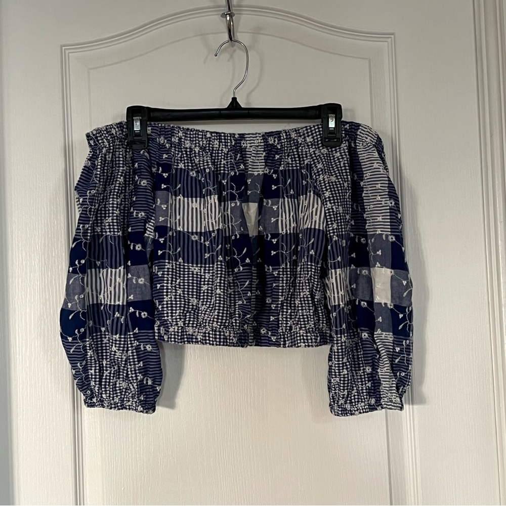 Off the shoulder long sleeve